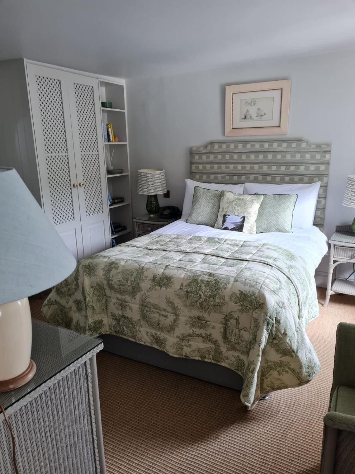 Red Lion Hotel Кловелли Экстерьер фото